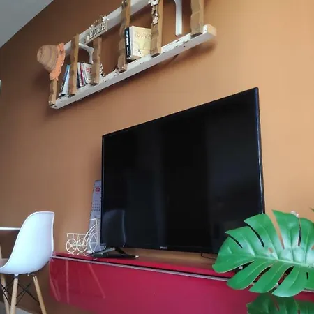 Penelopi Court, 205: Beautiful, Quiet, Relaxing In Downtown Apartamento Larnaca
