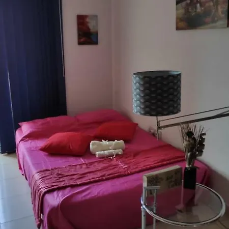 Penelopi Court, 205: Beautiful, Quiet, Relaxing In Downtown Apartmán Larnaca