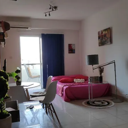 Penelopi Court, 205: Beautiful, Quiet, Relaxing In Downtown